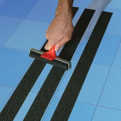 Bande antidérapante extérieure adhésive noire AD034 - 50mm x 18m
