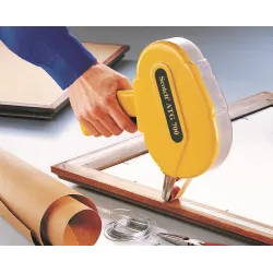 Application d’adhésif de transfert sur cadre en bois avec le dévidoir 3M ATG 700