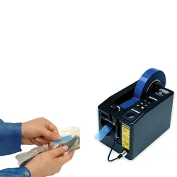 Dévidoir automatique de ruban adhésif ZCM1000 en utilisation pour fermeture de sachet